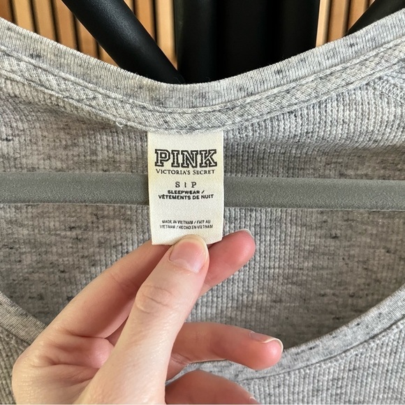 Victoria Secret PINK Grey Waffle Long Sleeve - Picture 3 of 4